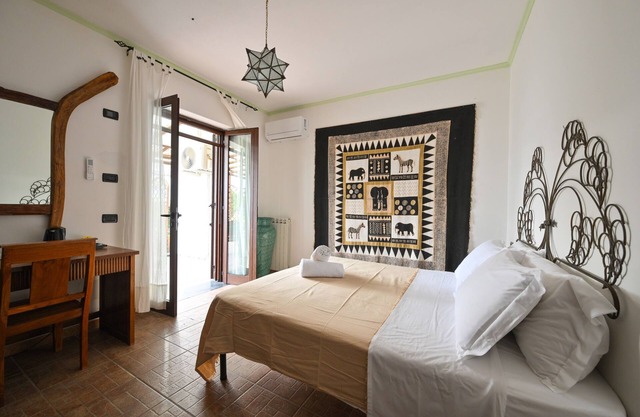 Triple room-Classic-Ensuite with Shower-Garden view