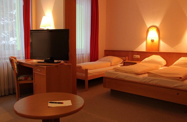 Triple room with shower/WC