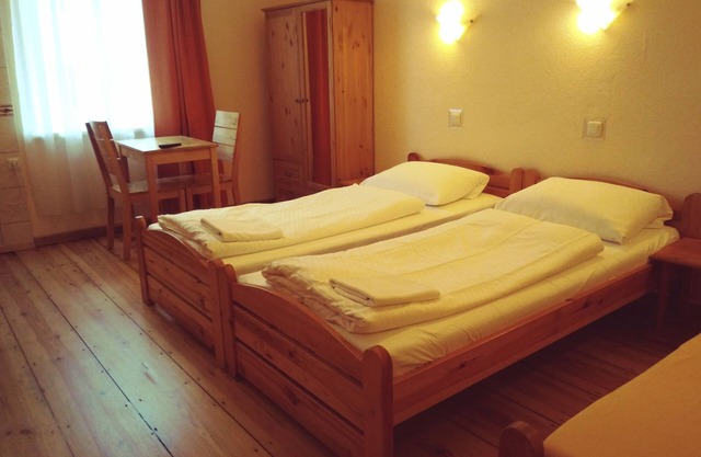 Triple room with bathroom/WC on the floor