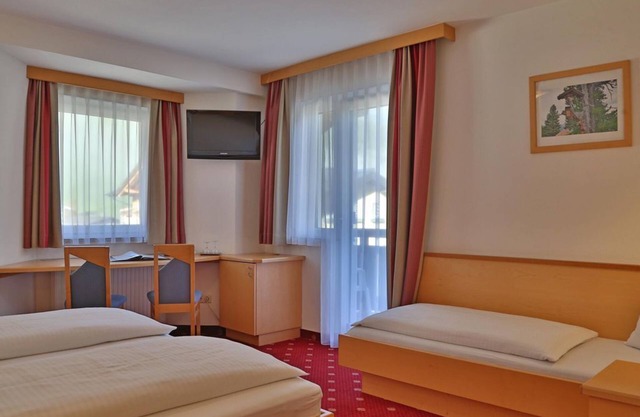 Triple room with shower, toilet - trombone, pension