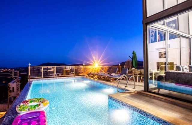Triplex Villa with Sauna, Pool and View in Kas