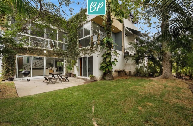 Tropical 3BR w Beach Club Access: Villa 7