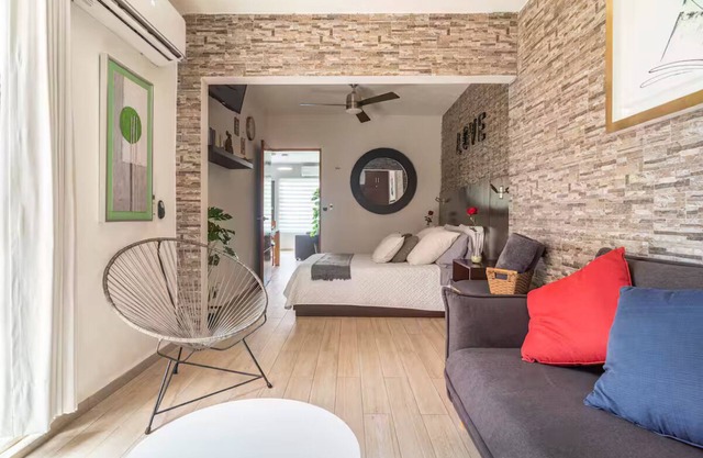 "Tropical Enchantment" 100% comfort and convenience.