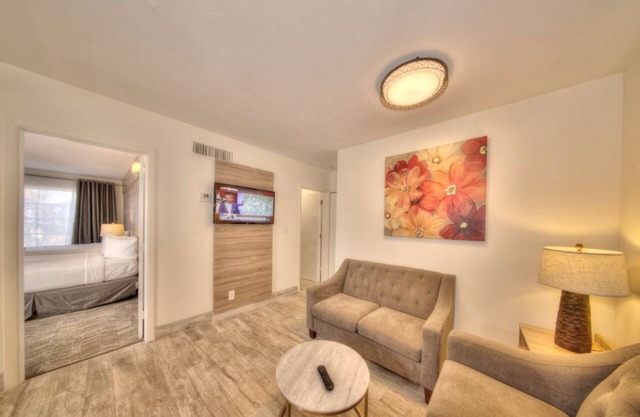 Tropical Garden Escape Near Pompano Beach