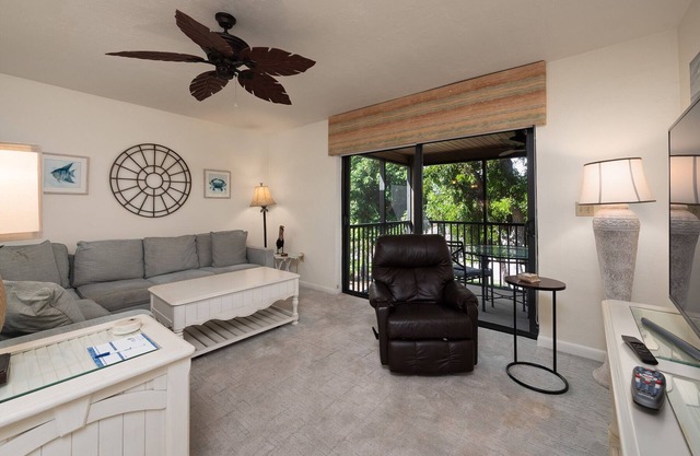 Tropical Garden View 2 bedroom, 2 bath at Sanibel Moorings Resort #632