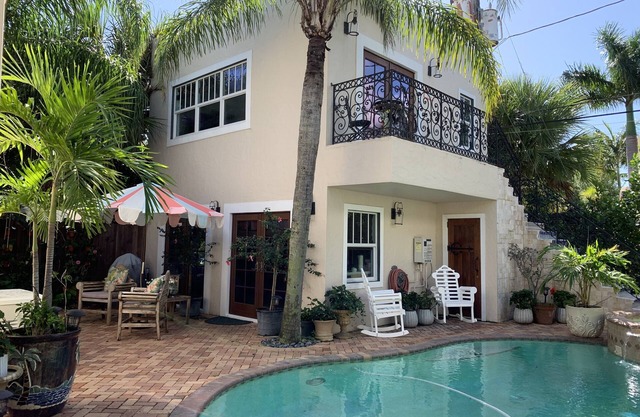 Tropical Tranquility- “Casa Pina”