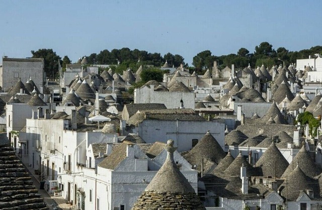 Trullo in the historic center of Alberobello, Trullo di Bacco