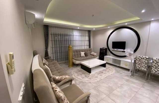 Turkish apartment, good location & close to sea/shops.