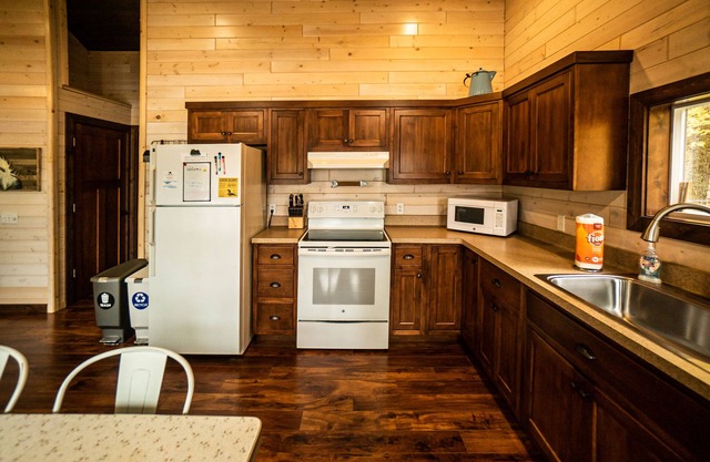 Turtle Cove Cabin on the Lake