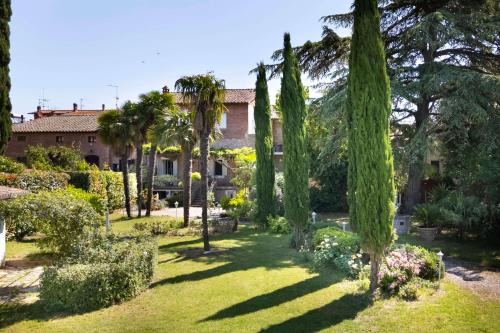 Tuscany - Townhouse - Sleeps 18 - Garden near Lake