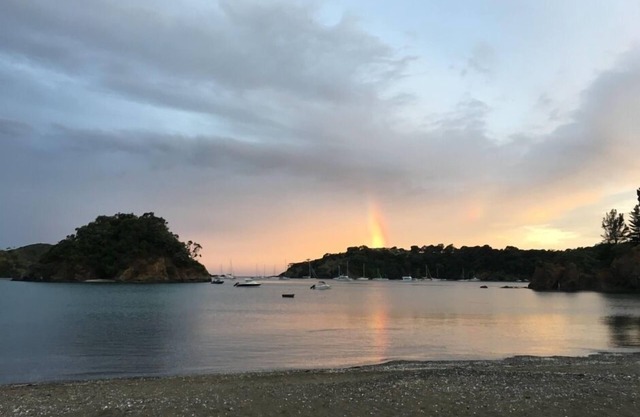 Tutukaka - Church Bay beach front bach