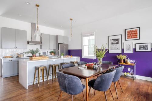 Twain by AvantStay Colorful 4BR Condo in Heart of Nashville