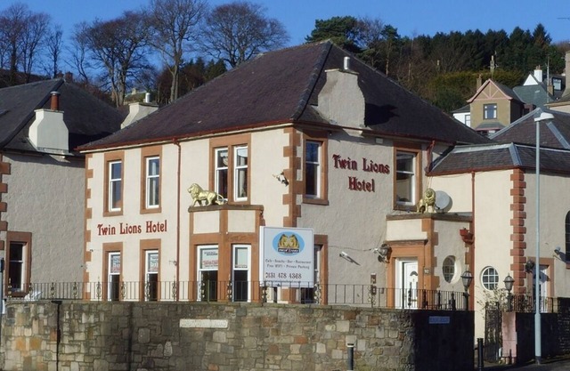 Twin Lions Hotel