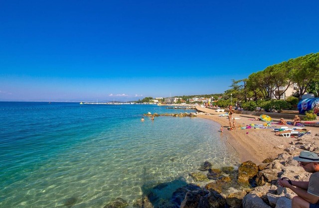 Two bedroom apartment with terrace Gabonjin, Krk (A-23523-b)