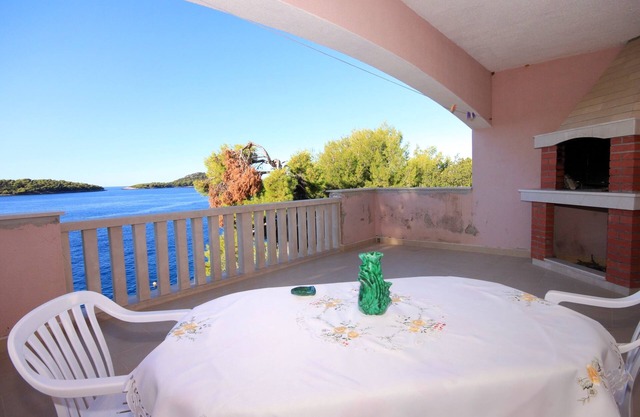 Two bedroom apartment near beach Prižba, Korčula (A-176-a)