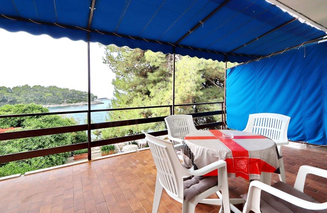 Two bedroom apartment near beach Prižba, Korčula (A-4484-a)