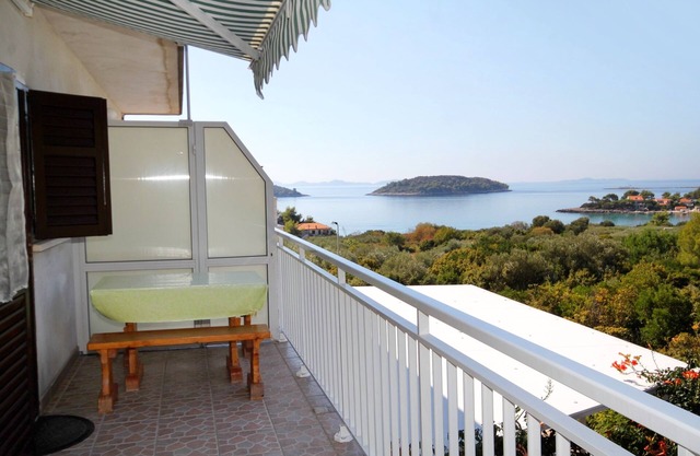 Two bedroom apartment with terrace and sea view Prižba, Korčula (A-219-b)