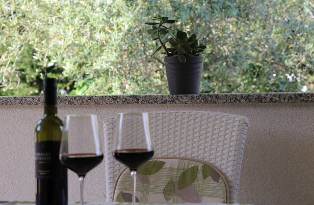Two bedroom apartment with terrace Punat, Krk (A-15010-a)