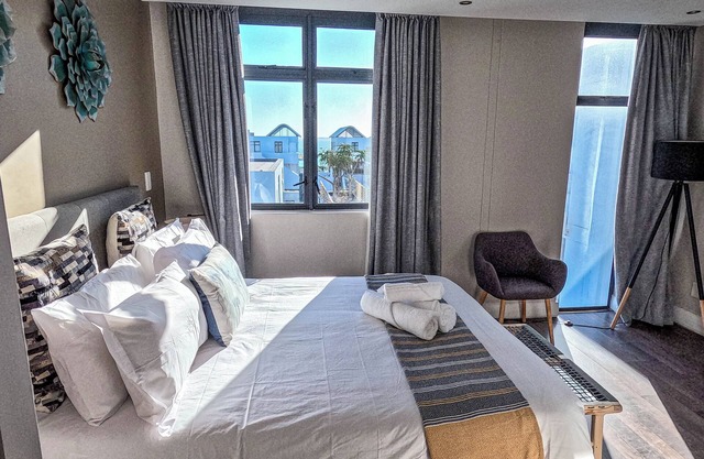 Two Bedroom Beachfront Penthouse with Parking