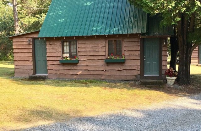 Two Bedroom cottage - Family owned/operated since 1923