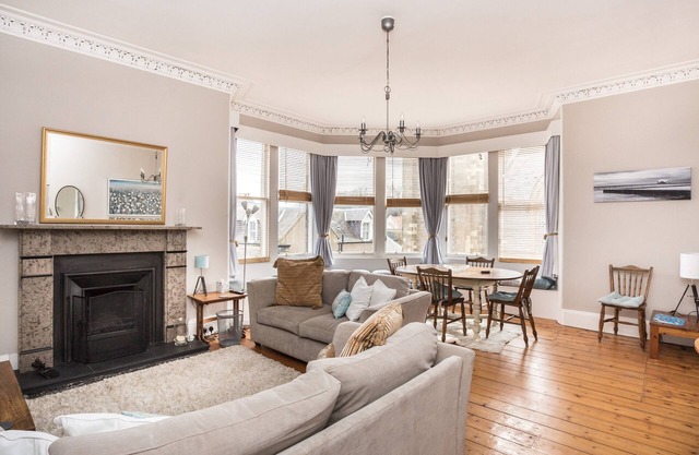 Two-bedroom holiday apartment in the heart of North Berwick