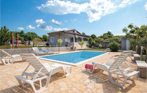 Two-Bedroom Holiday Home In Valtura
