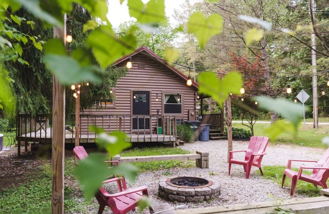 Two Cabins|Sleeps 12| Hot Tubs| Games| Fire Pits