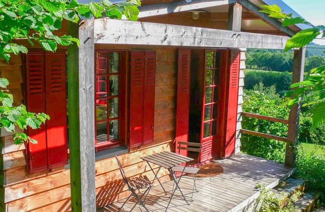 Two chalets on the edge of the woods for 6 people