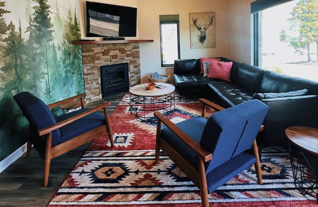 Two Cubs Cottage- Cozy 2-bedroom house in marvelous Pigeon Forge with AC,wifi