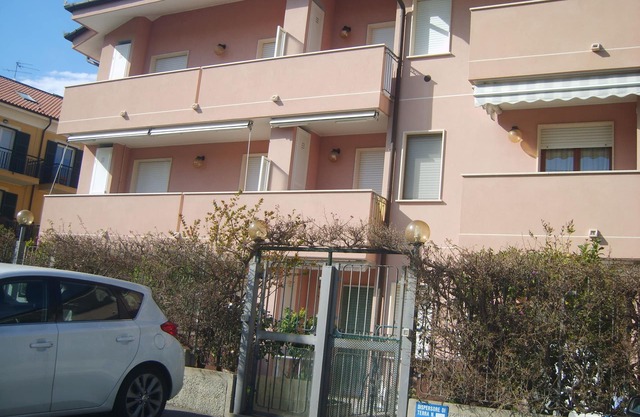 TWO-ROOM APARTMENT WITH TERRACE