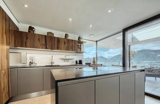 Two Shores on Hainer See