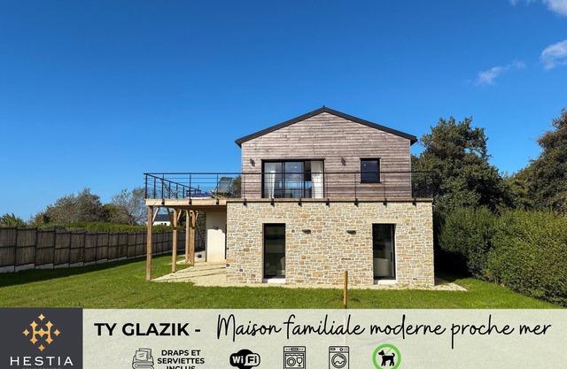 TY GLAZIK - Modern family home near the sea