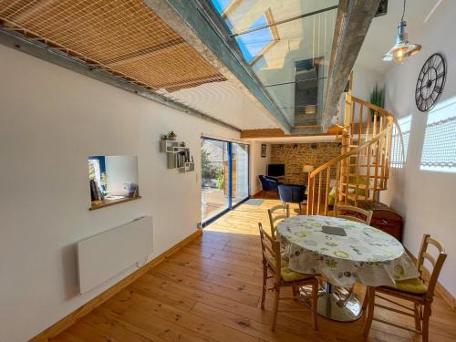 Ty Heole House