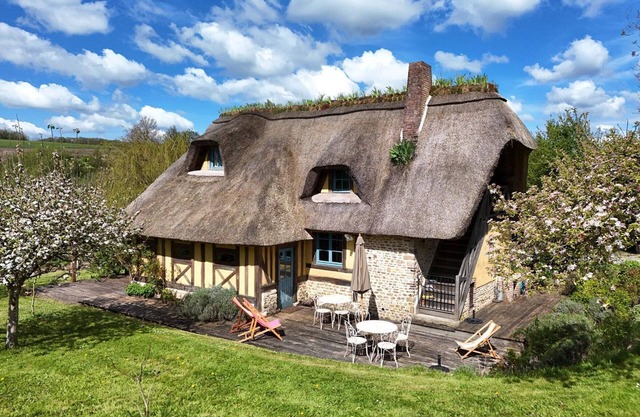 Typical cottage with garden, pets allowed, WIFI included