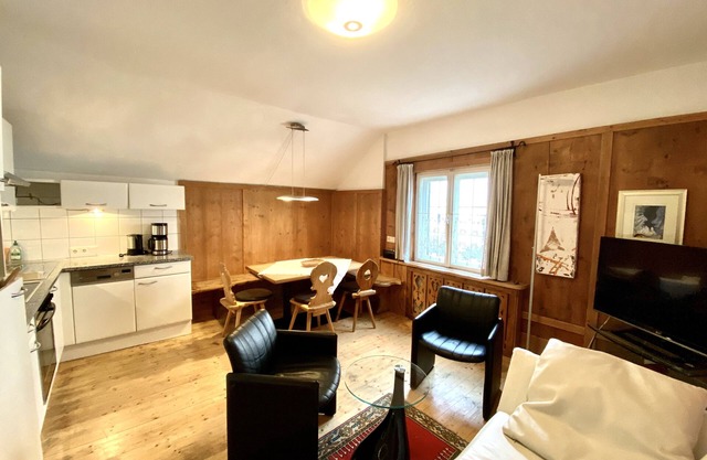 Tyrolean apartment for up to 5 people with SWIMMING POOL, garden, pets allowed