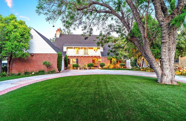 UCLA vs New Mexico Footbal Game Promo- Rose Bowl Mansion 5 min Walk to the Game