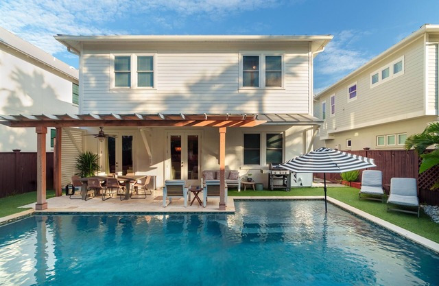 Ultimate Beach Experience w/Ocean Views & Pool