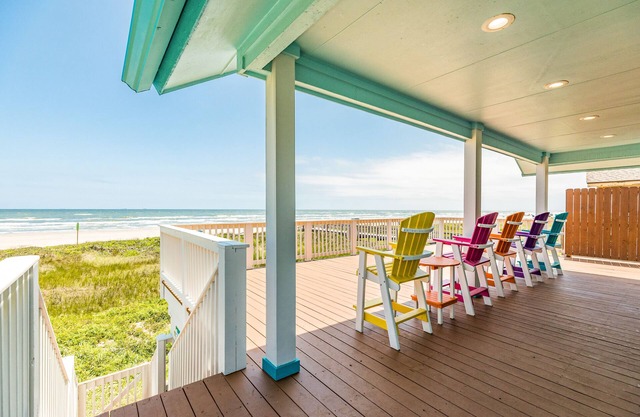 Ultimate | Beachfront | Large Deck | Pet Paradise