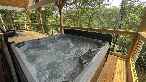 Ultimate Couples Retreat w Fenced Yard for Pet