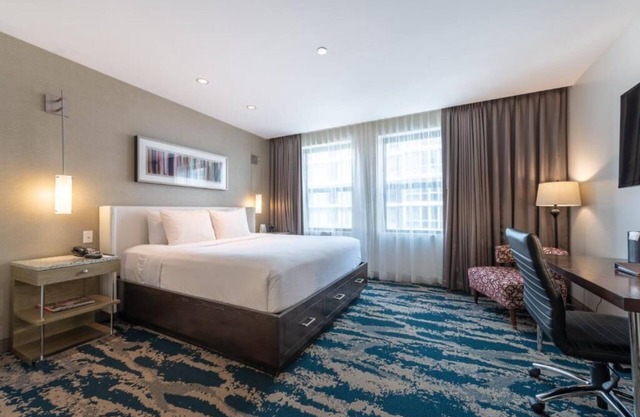 Ultimate Getaway! Pet-friendly Accommodation Closeto Navy Pier and 360 Chicago.