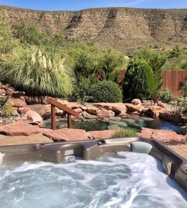 ULTIMATE MOUNTAIN ESCAPE w Pool & Hot Tub & Firepit