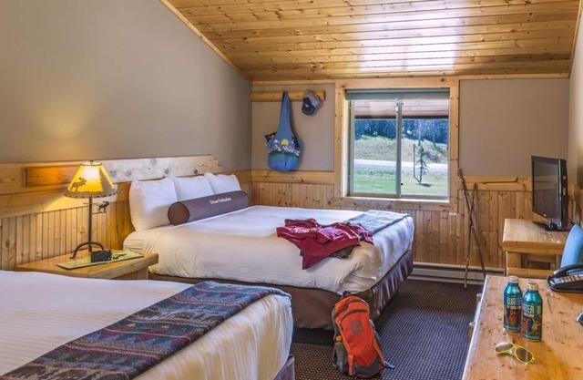 Unbelievable Find! 2 Accommodations ,Just Minutes away from Exciting Attraction!