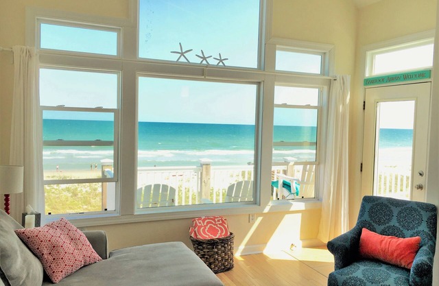 Unbelievable views! Oceanfront, 3 suites, Pool, Playground, king sleep number