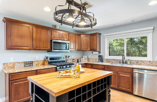 Uncorked on Hayes-Monthly Rental