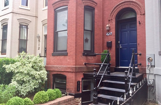 Union Station, 3 BR/4 Beds, free private secure parking, backyard patio