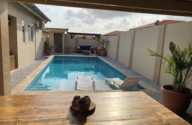 Unique Aruban style house incl. swimming pool, outdoor kitchen, toilet & shower!