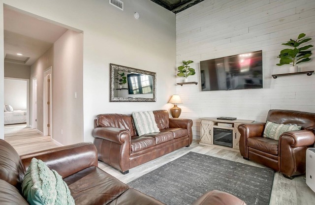 Unique Barn by the Lake in Bridgeport, Texas