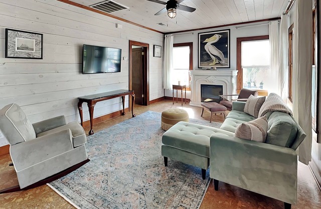 Unique, Charming and Cozy Home in Galveston