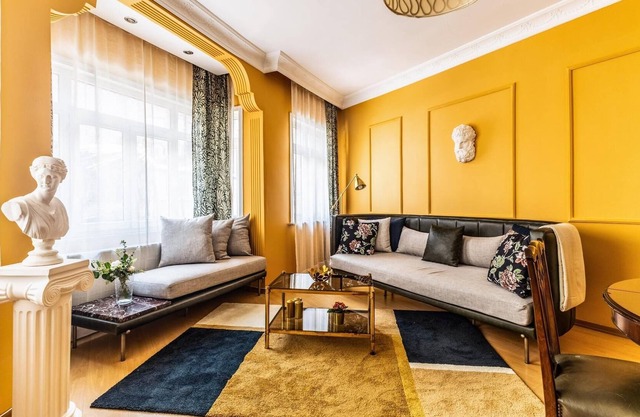 Unique Flat w Balcony 5 min to Istiklal Street