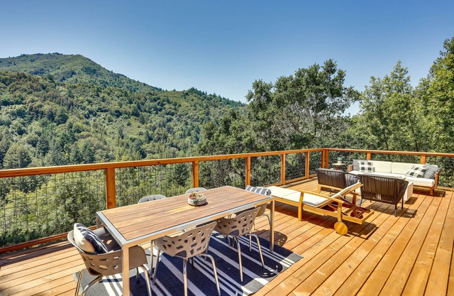 Unique Larkspur Cabin w/Treetop Mountain Views!